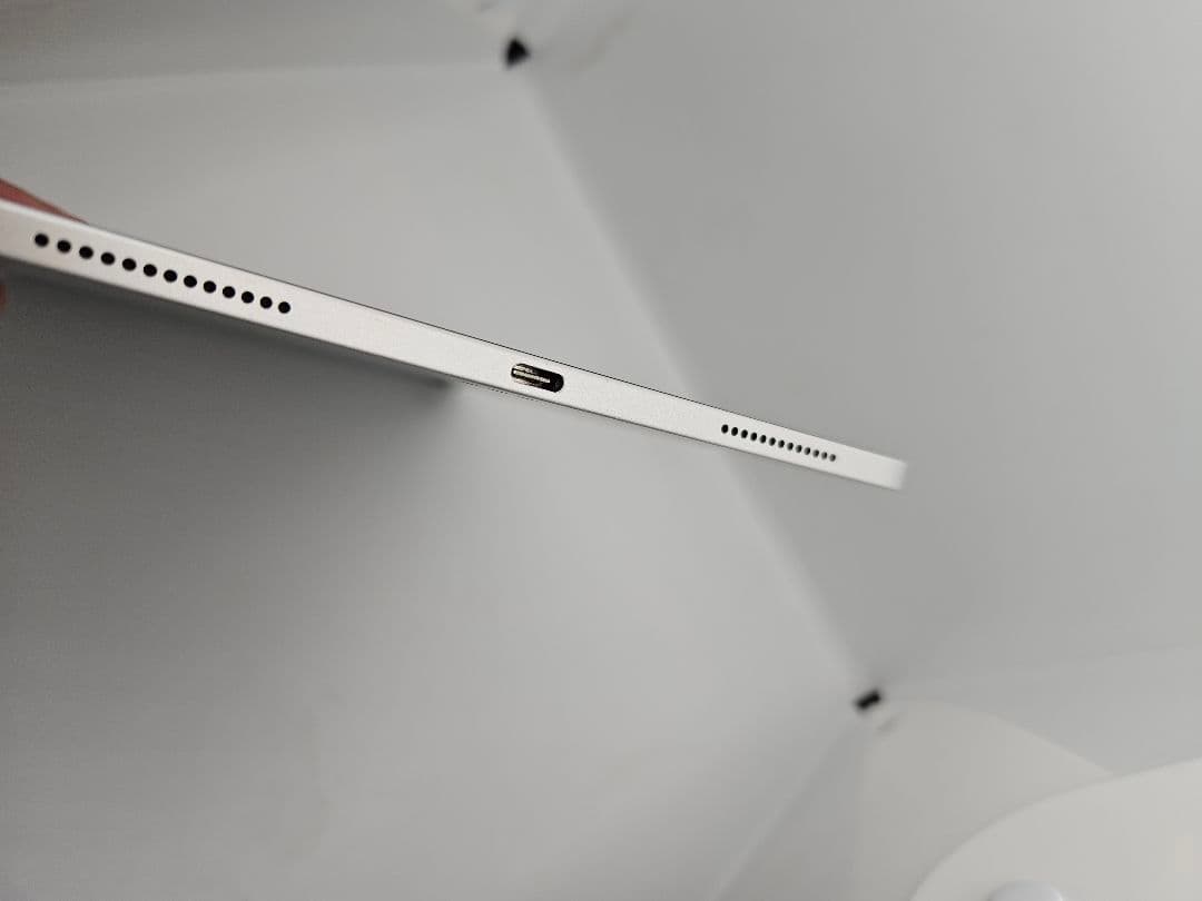 [美品] iPad pro 本体 充電ケーブル　カバー付き