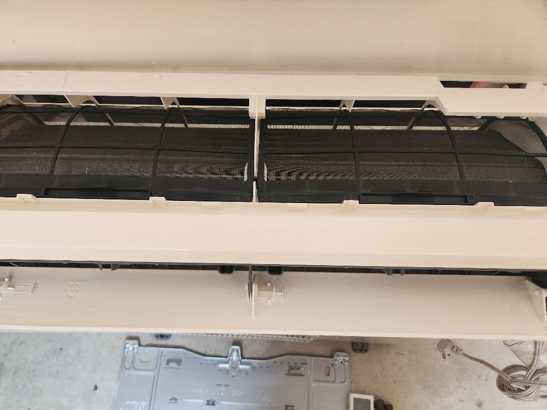 三菱エアコン霧ヶ峰2022年製　MSZ-GE2522-W-1