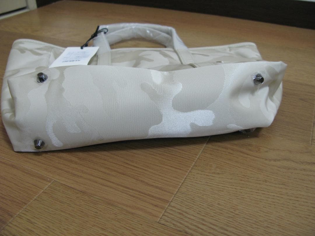 ゼロハリバートン リモンタシリーズ カートトートバッグ　82453　ベージュカモ