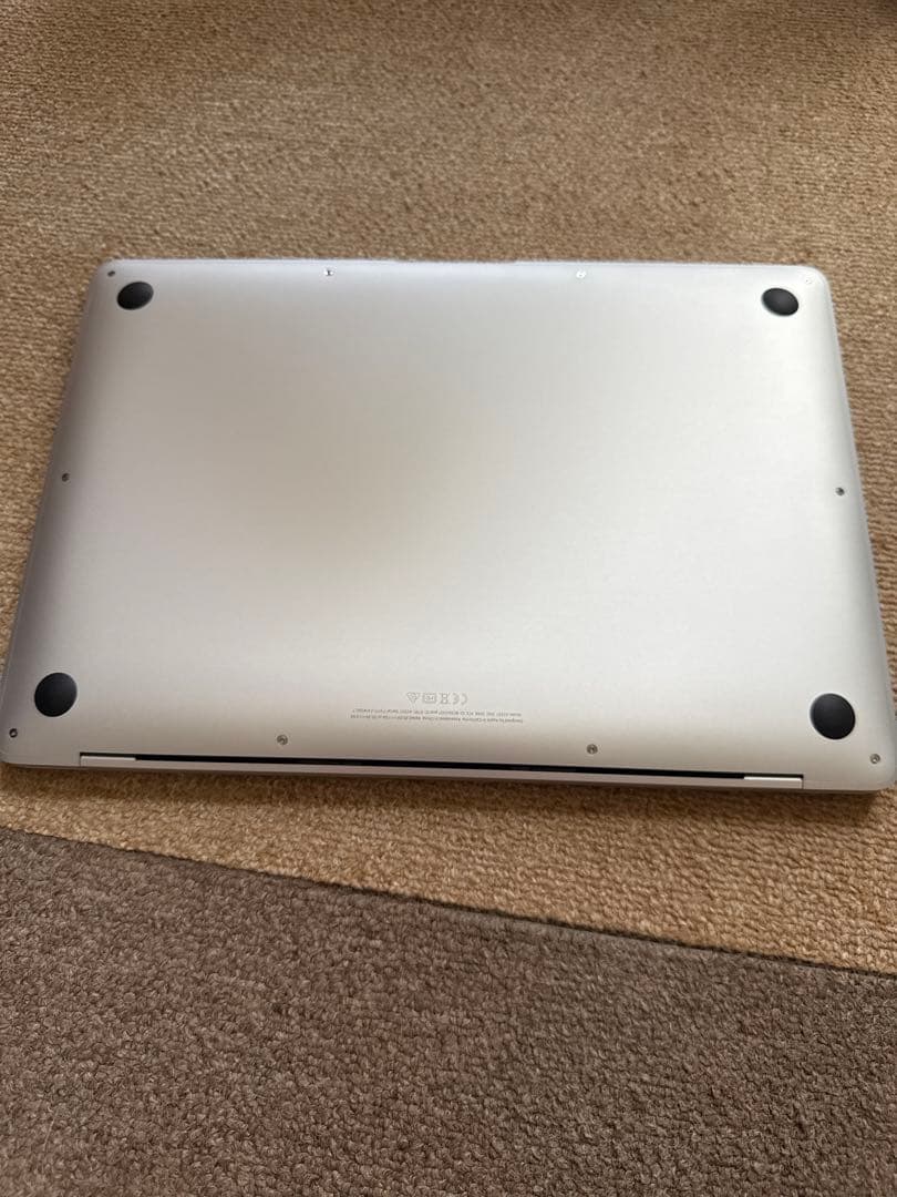 充放電回数8回！　macbook air M1 8gb 256gb