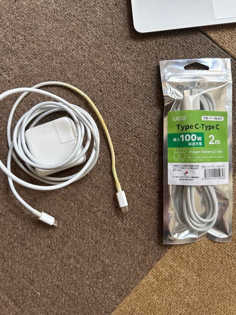 充放電回数8回！　macbook air M1 8gb 256gb