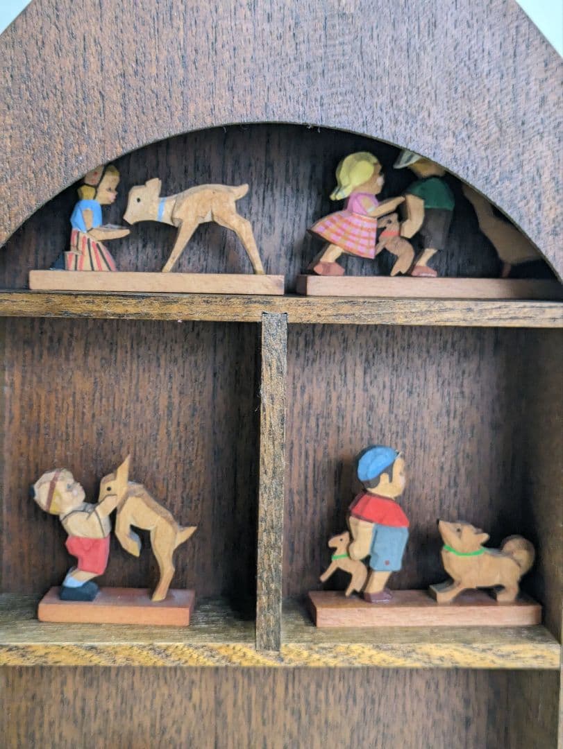 ドイツ【Emi Helbig】エミーヘルビッヒ　木彫りのミニチュア　木の家セット