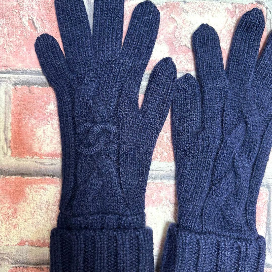 マロン　CHANEL シャネル　手袋　ロゴ　青　ブルー