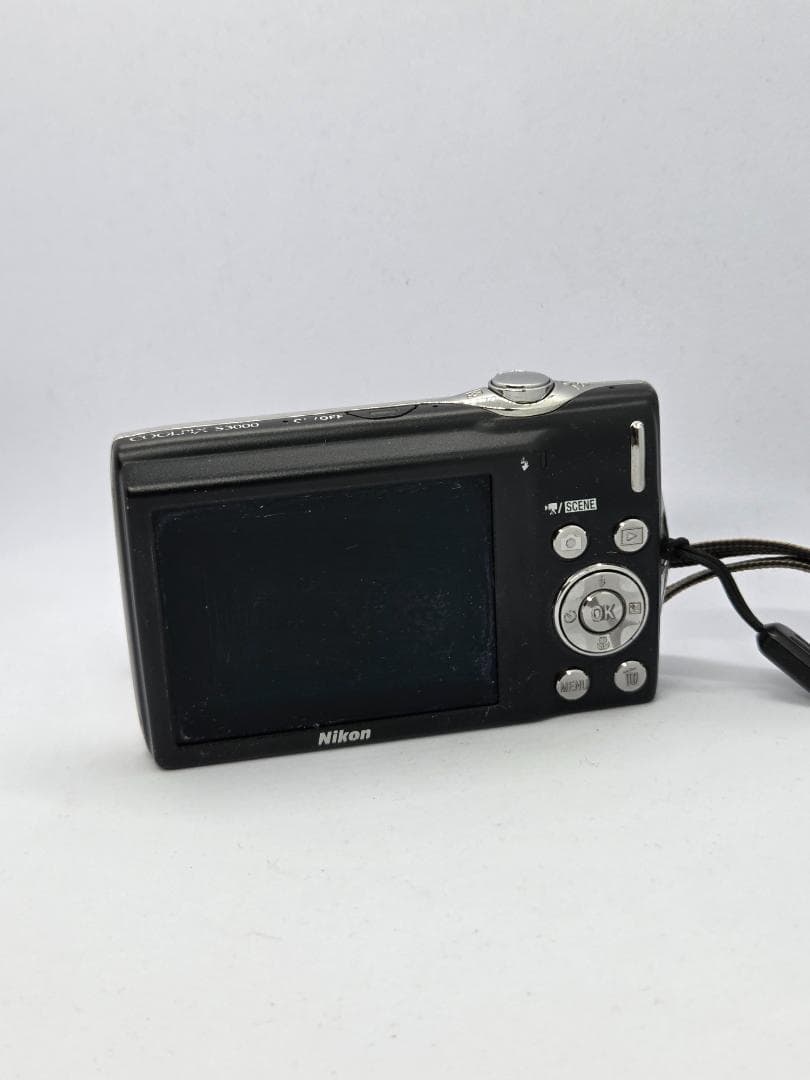 【スマホ転送OK】ニコン Nikon COOLPIX S3000 シルバー