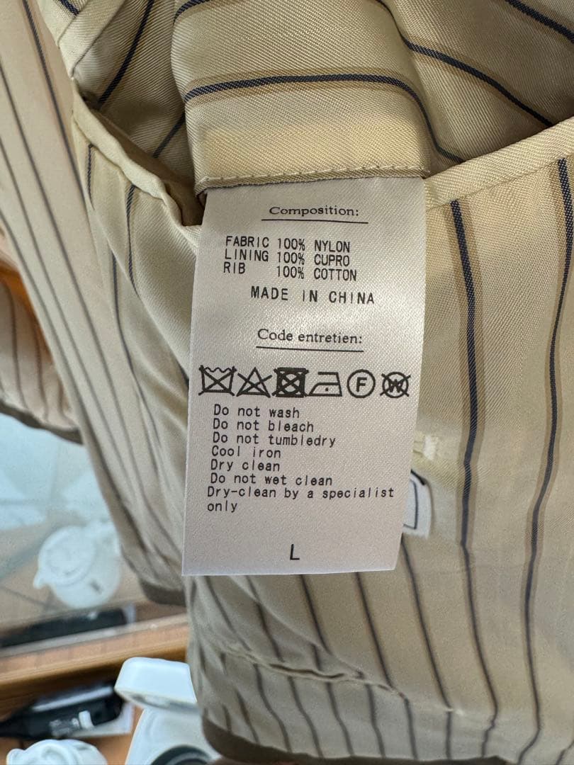 Unlikely Anything Golf Vest ベージュ