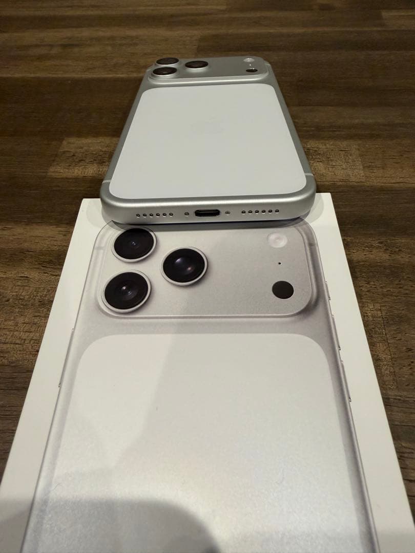 【美品】iPhone17promax 256GB シルバー