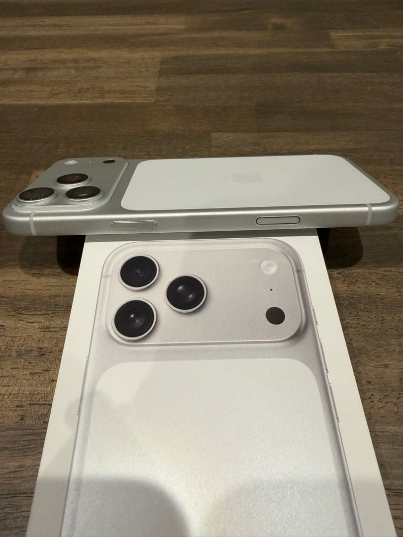 【美品】iPhone17promax 256GB シルバー