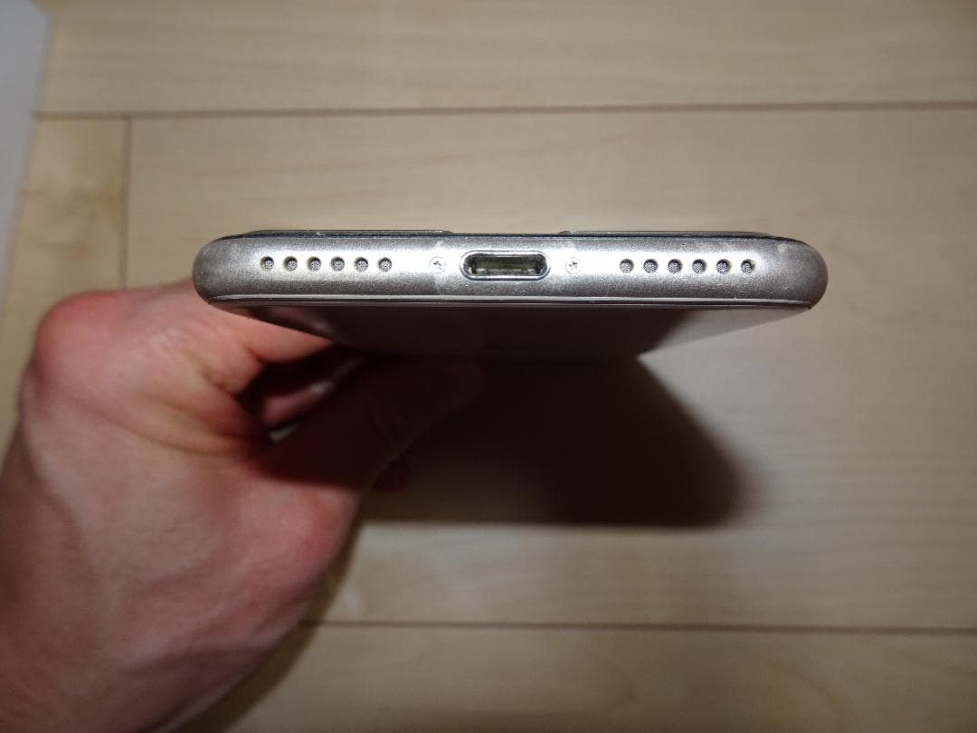 アイフォンSE 本体 バッテリー状態良好