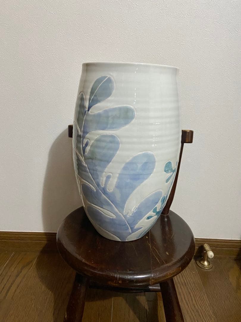 大東アリン　大きな花瓶　壺