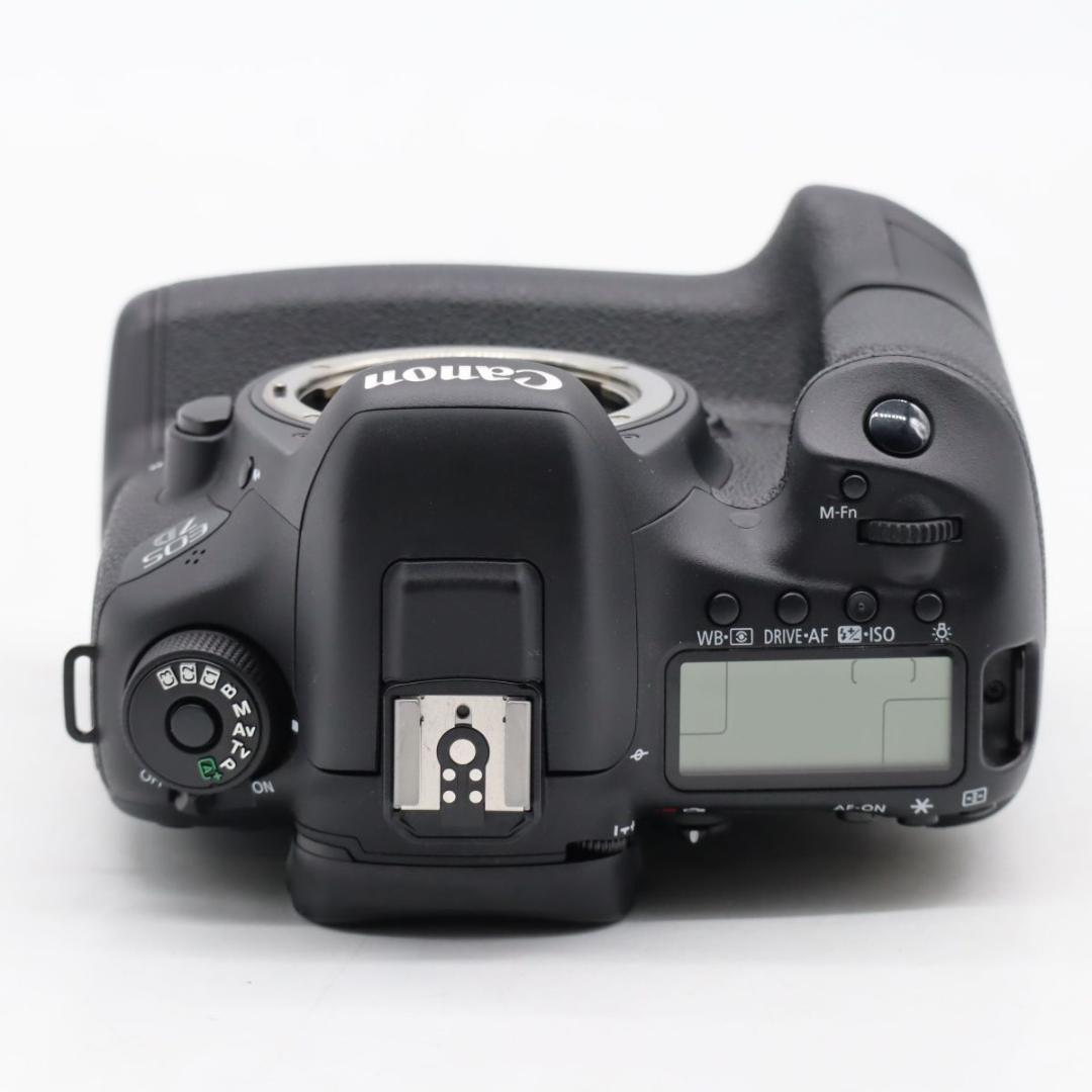 Canon EOS 7D Mark IIボディ bg-e16付　#3924