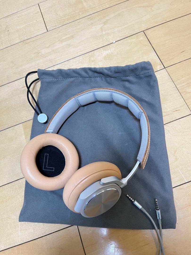 Bang & Olufsen Beoplay H4 ベージュ