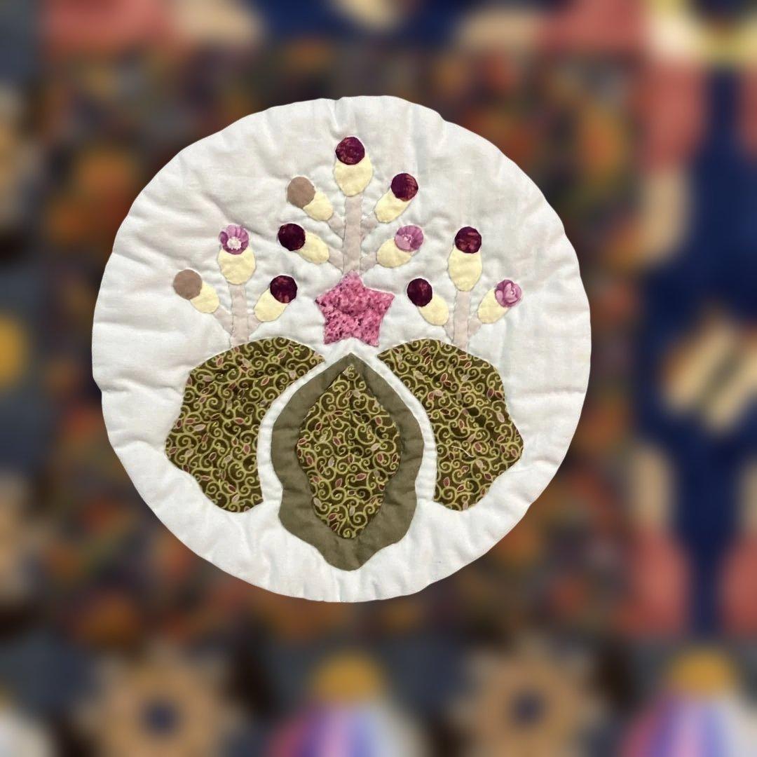 m*u様 新品　家紋のモチーフ パッチワークキルト　タペストリー他　127cmx