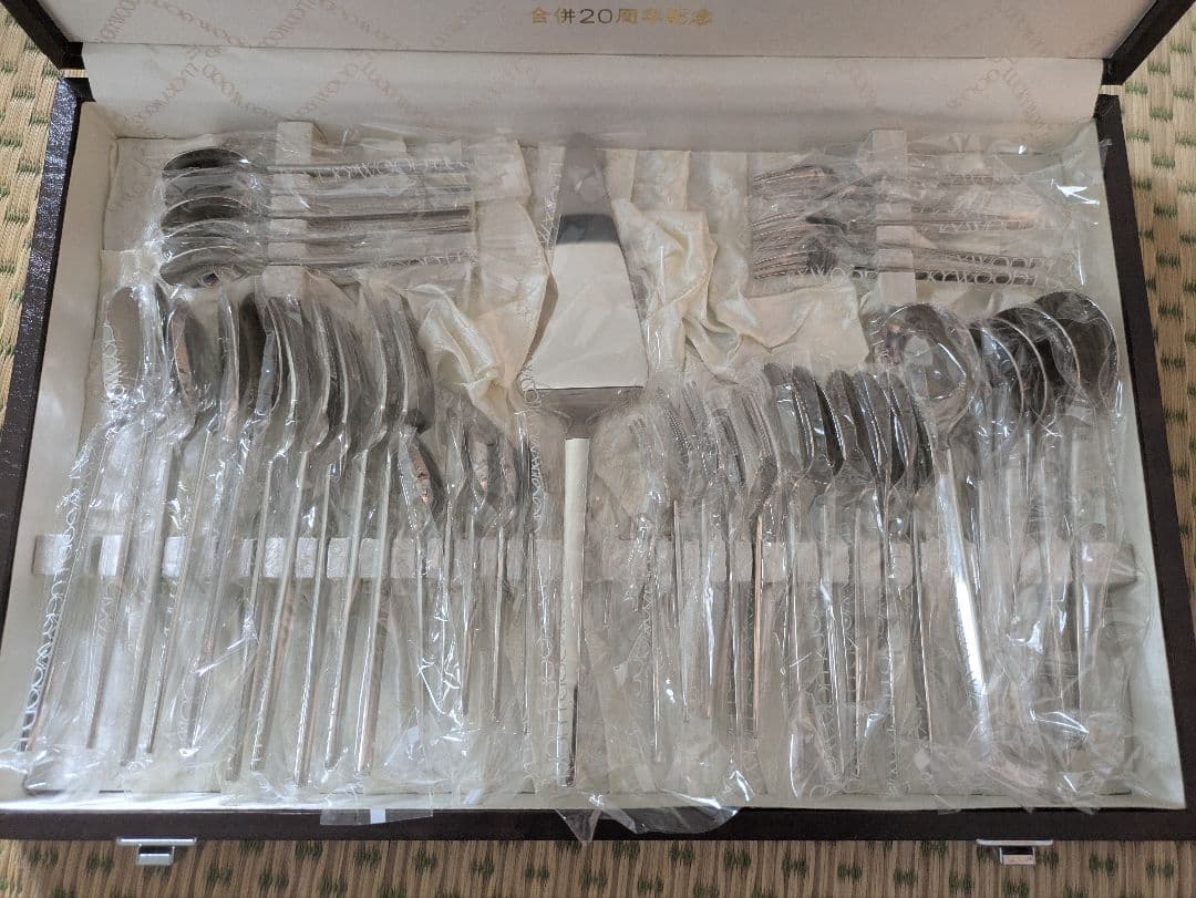 LUCKY WOOD　カトラリーセット　ステンレス18/12 51本セット