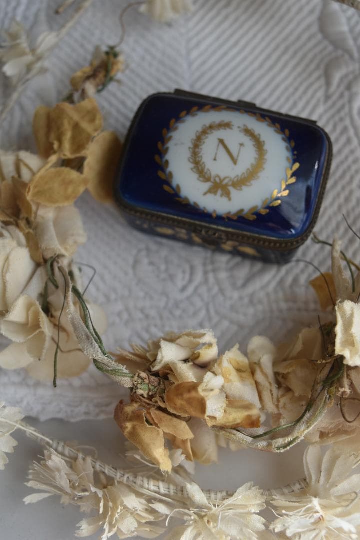 逸品ナポレオン　リモージュLimoges Castel　アンティーク　ピルケース