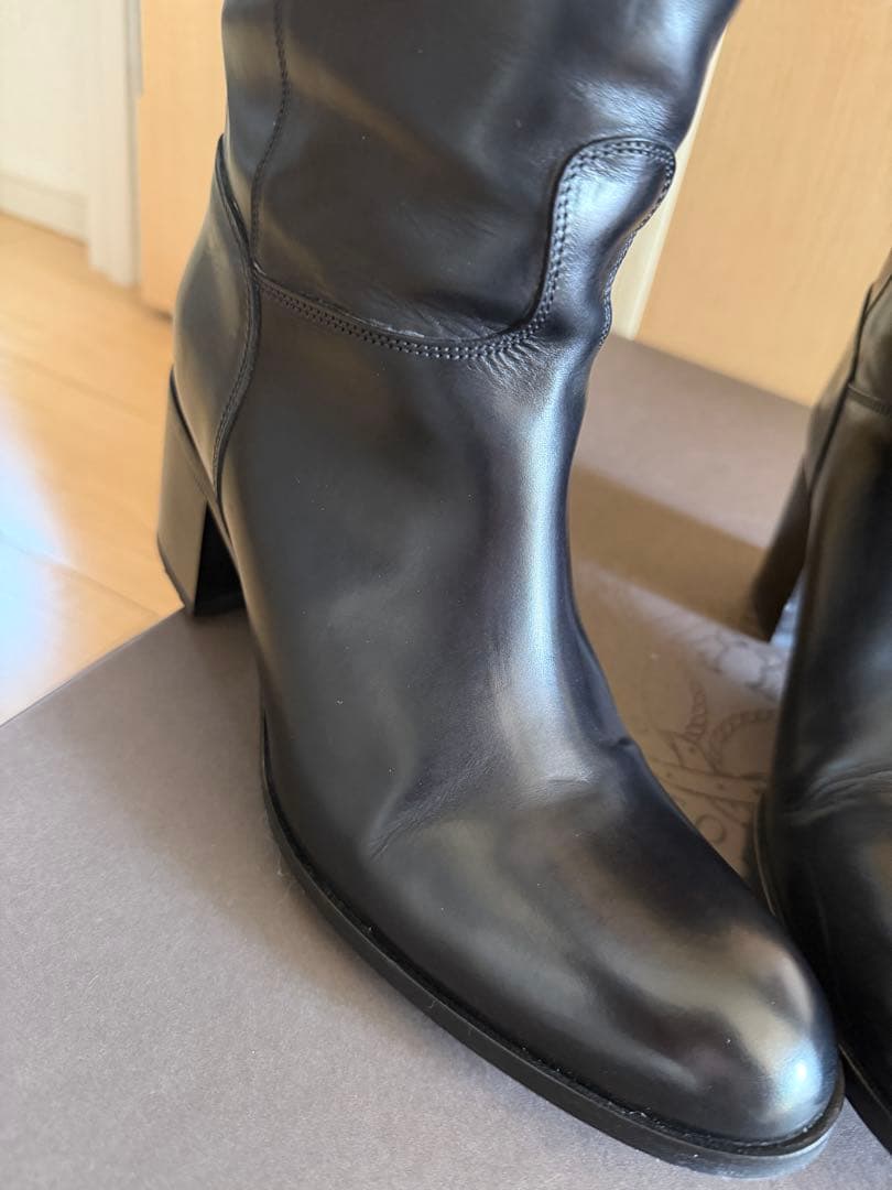 ブラックロングブーツ バックル付き