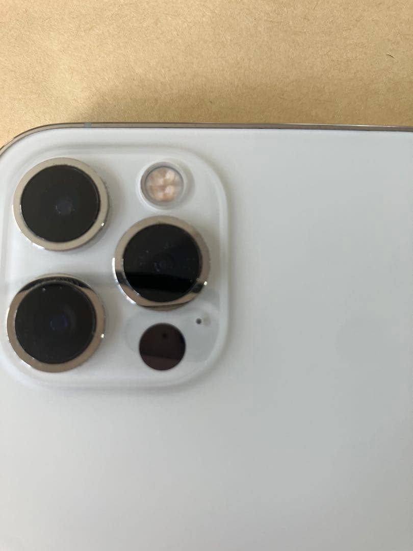 Apple iPhone 12 Pro 白 本体　ジャンク品