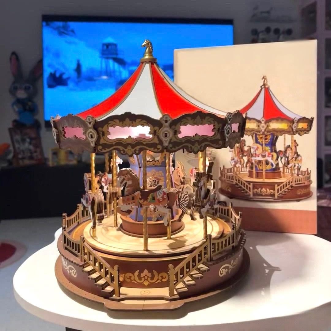 新品　回転木馬　オルゴール　完成品販売　クリスマスプレゼント