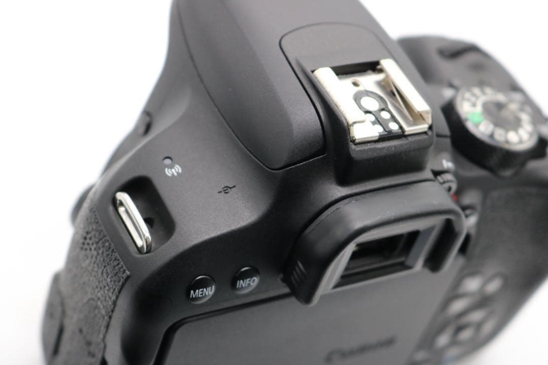 美品 【Canon EOS Kiss X9i ダブルレンズセット】 安心保証あり