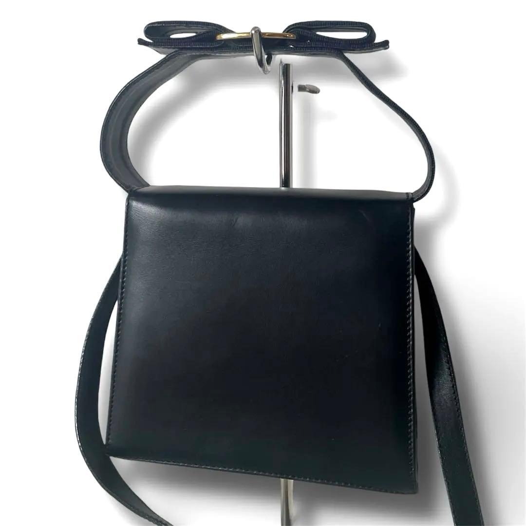 Salvatore Ferragamo ヴァラリボン 2way ショルダーバッグ