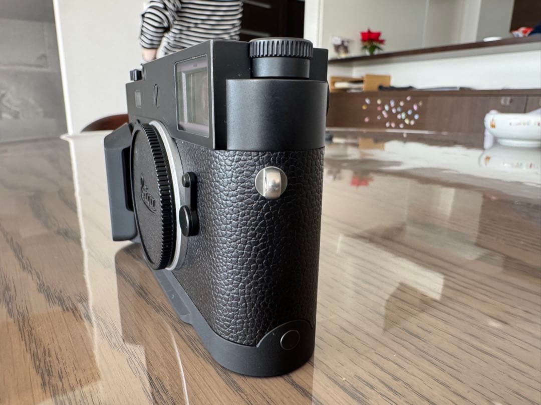 Leica ライカ M10 モノクローム　グリップ　予備バッテリー付き
