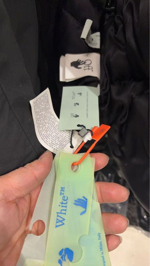 Off-White ブラック ダウンジャケット