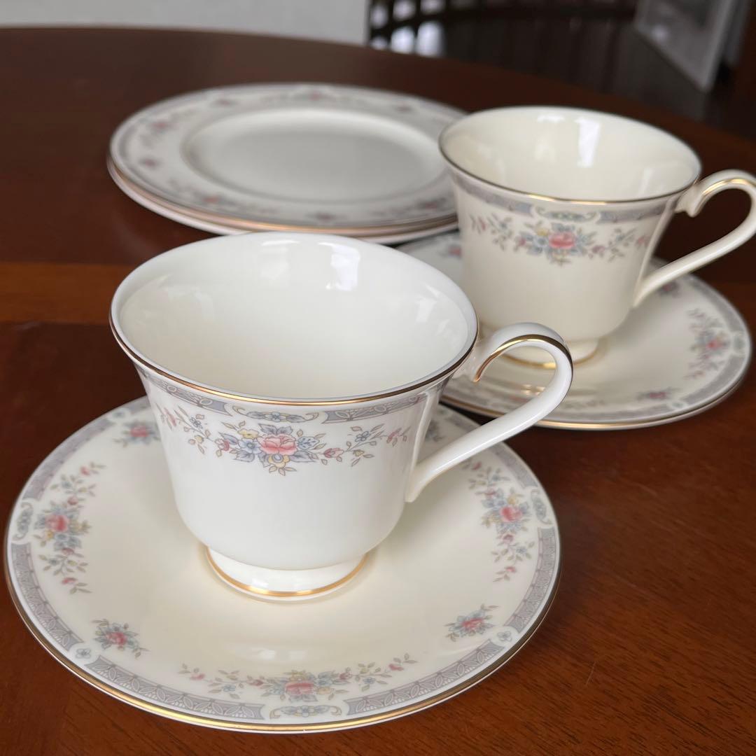 【未使用美品】ロイヤルドルトン★レベッカ★トリオ　ペア