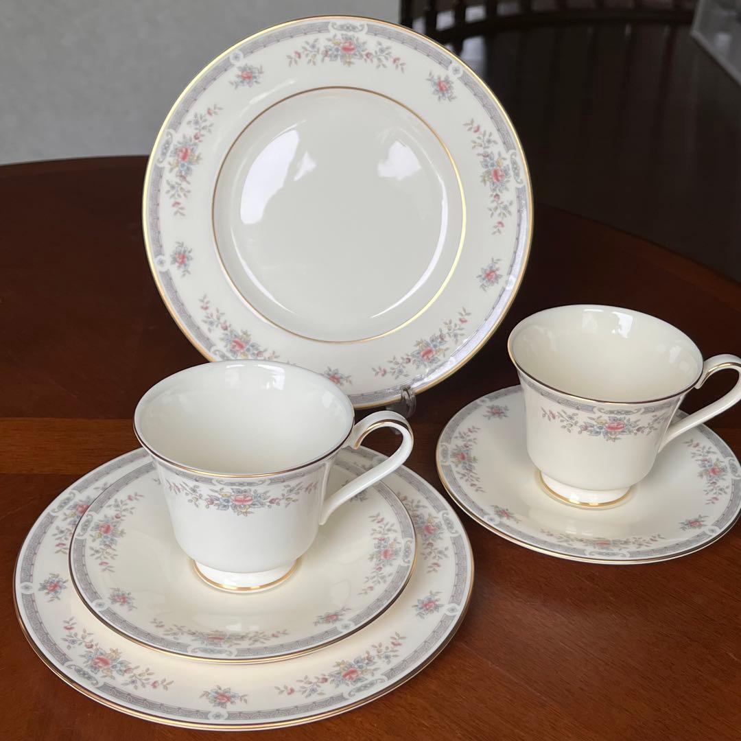 【未使用美品】ロイヤルドルトン★レベッカ★トリオ　ペア