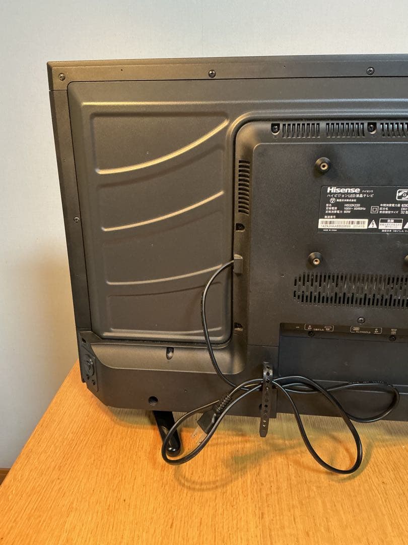 ☆美品　ハイセンス32型液晶テレビHS32K220 おまけあり　送料無料！
