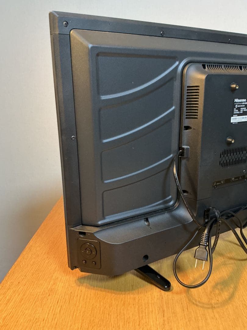 ☆美品　ハイセンス32型液晶テレビHS32K220 おまけあり　送料無料！