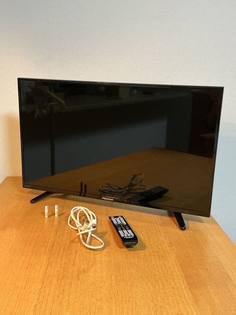☆美品　ハイセンス32型液晶テレビHS32K220 おまけあり　送料無料！