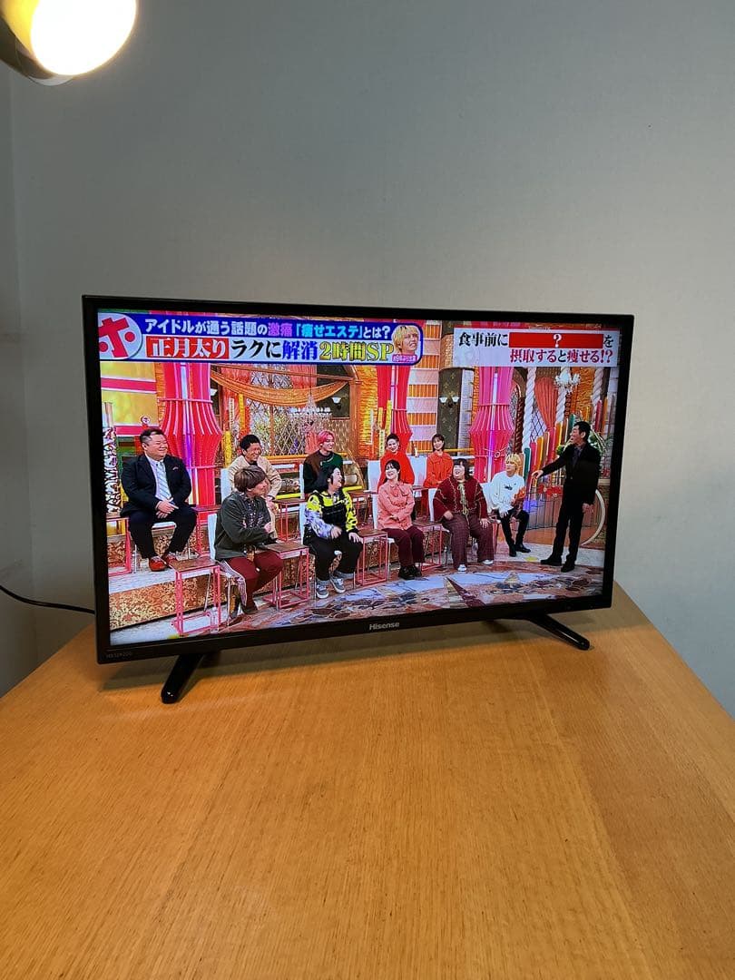 ☆美品　ハイセンス32型液晶テレビHS32K220 おまけあり　送料無料！