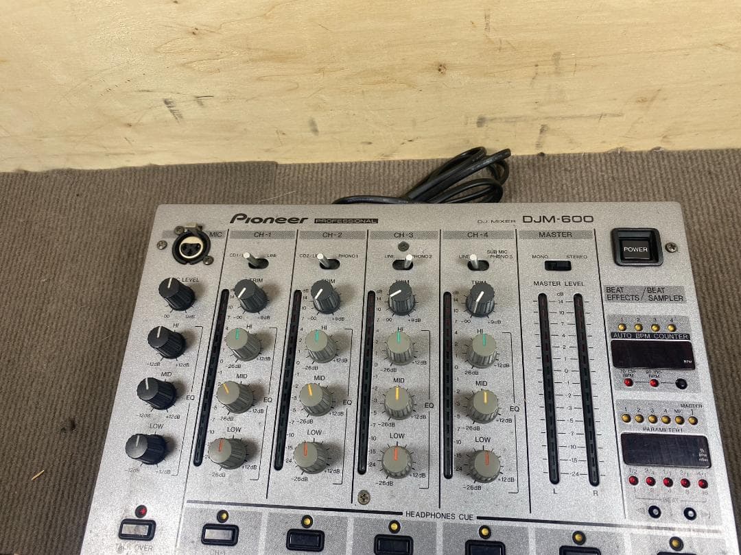 17 Pioneer DJM-600 DJミキサー