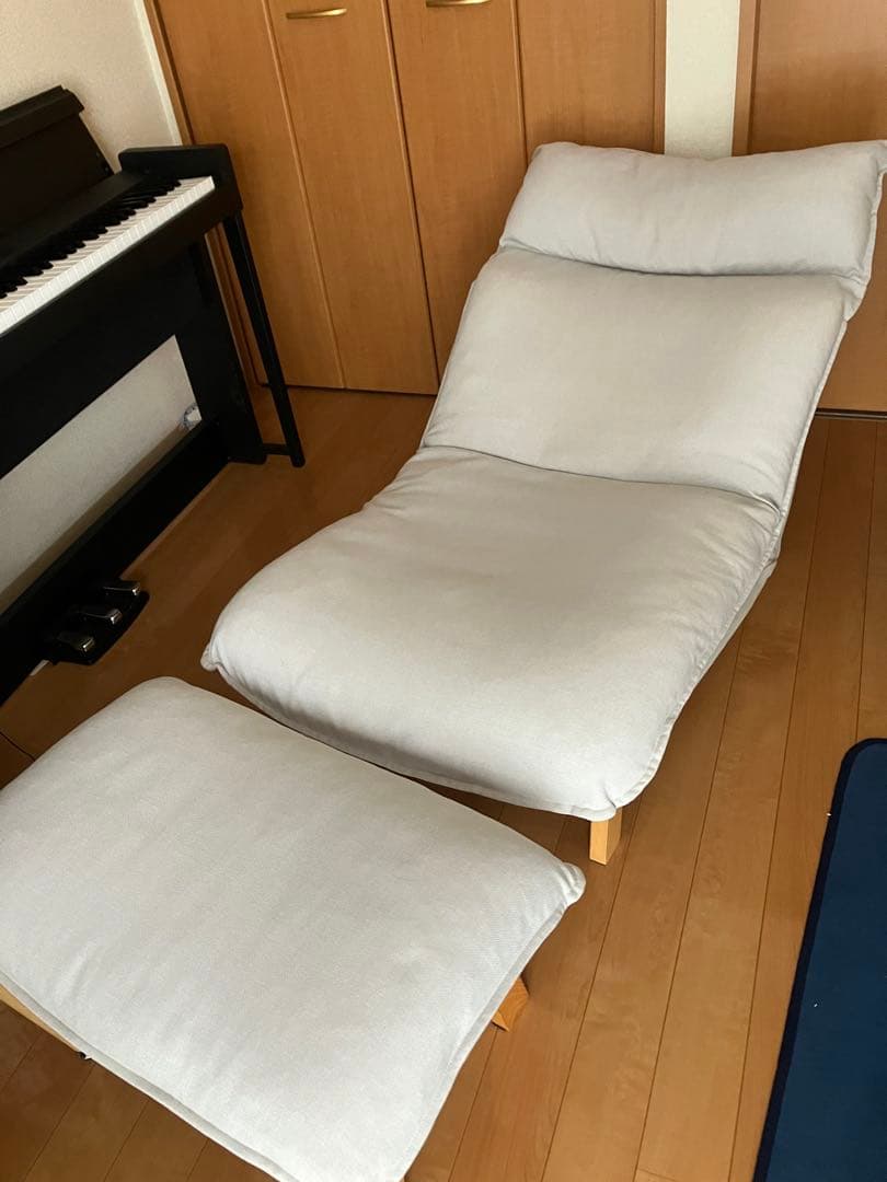 無印良品　ライトグレー モダンソファ オットマン付き