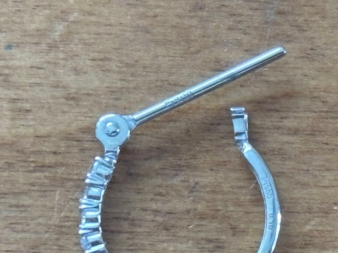 美品　プラチナダイヤモンドピアス　片耳のみ⭐︎ニコちゃん