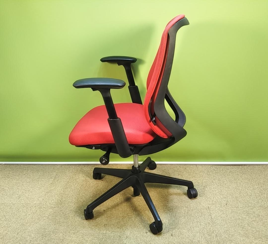 zw　オカムラ　シルフィーチェア　前傾機能　ハイバック　クッションタイプ 中古