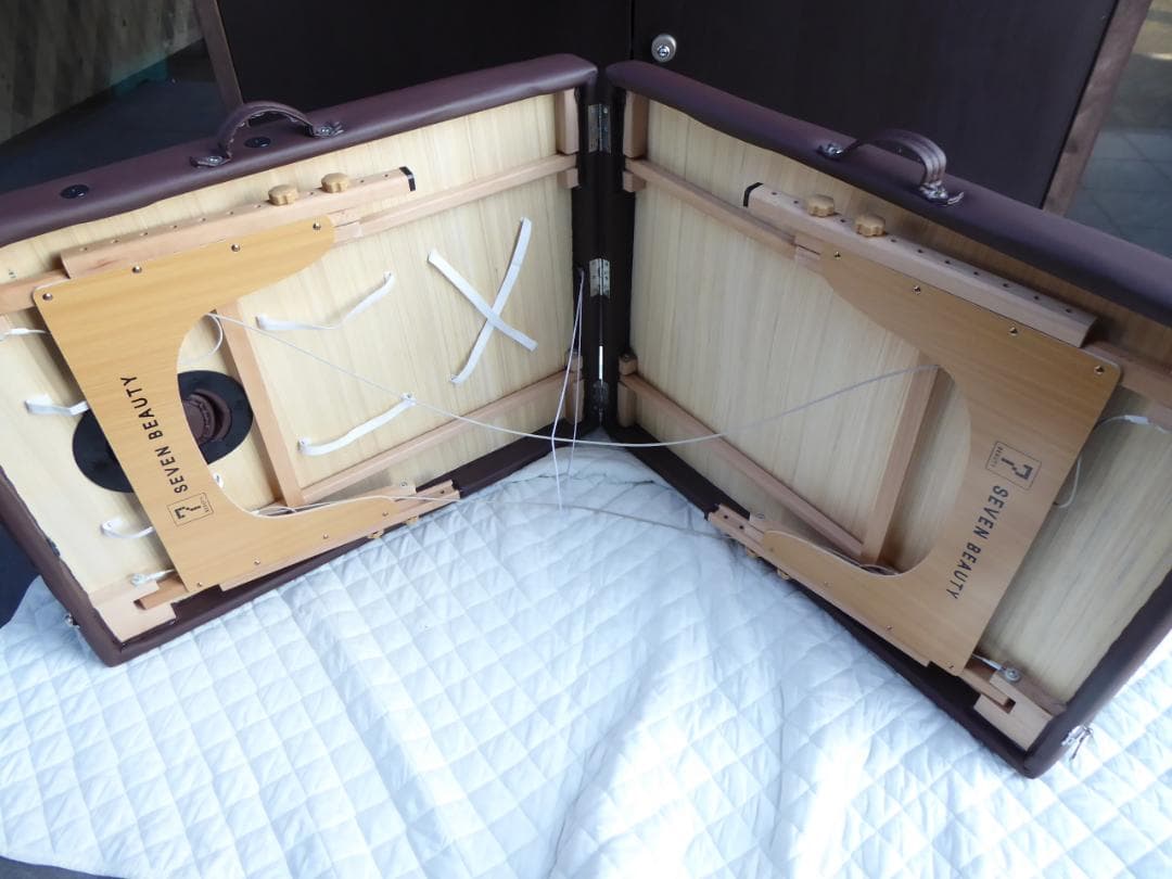 美品　SEVEN BEAUTY 折りたたみ　エステベッド　マッサージベッド