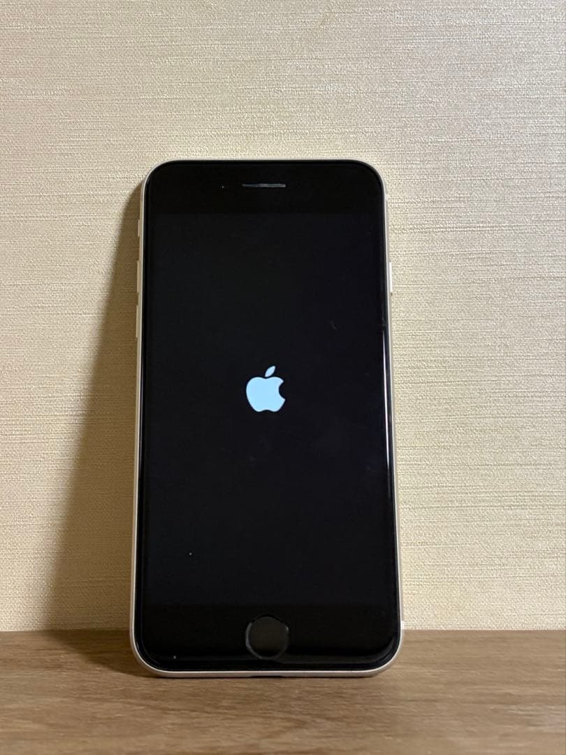 t*o様 iPhone SE 第二世代　ホワイト