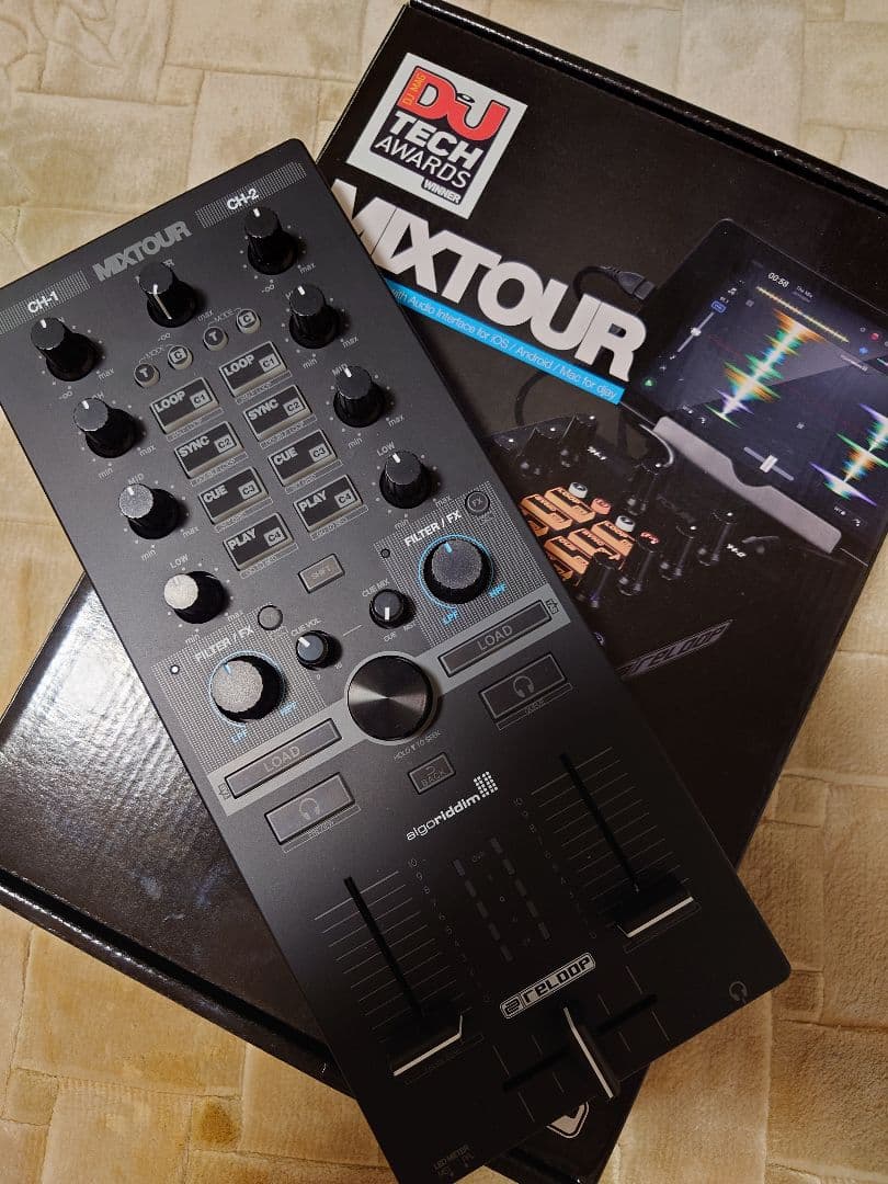 Reloop Mixtour DJコントローラー 専用ケース付き