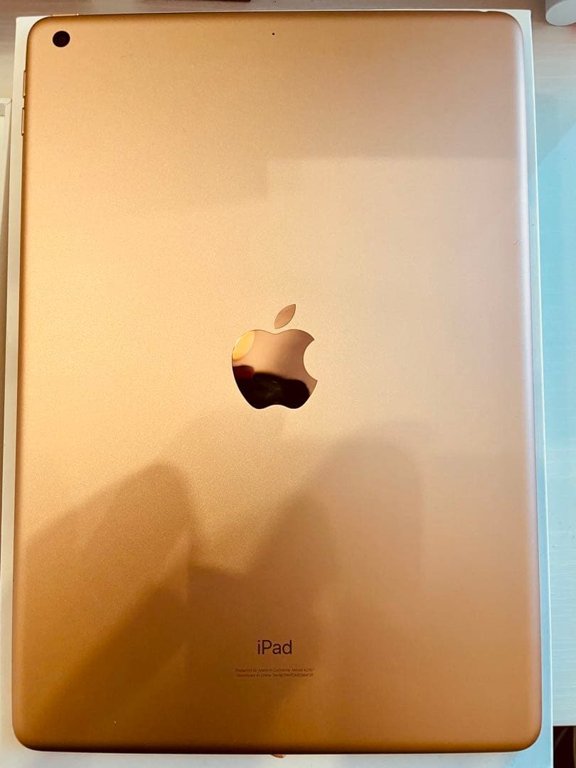 【未使用】iPad 第7世代 Wi-Fi 32GB ゴールド ケース付