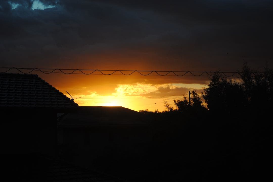 『完動品』Nikon D3000 CCDデジタル一眼レフカメラ 本体