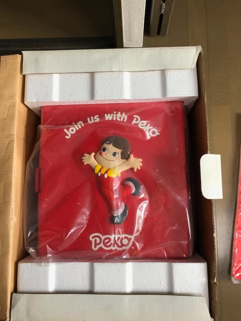 ペコちゃん 冷温蔵庫（非売品）