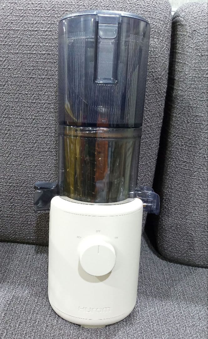 未使用　Hurom　スロージューサー　H310A　ベージュ　2025年製