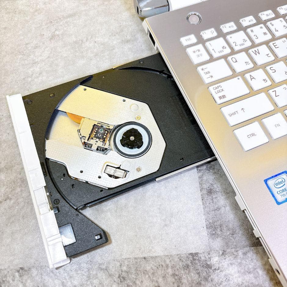 ⅰ7✨SSDで快適✨ブルーレイ フルHD カメラ 薄型おしゃれゴールドWin11