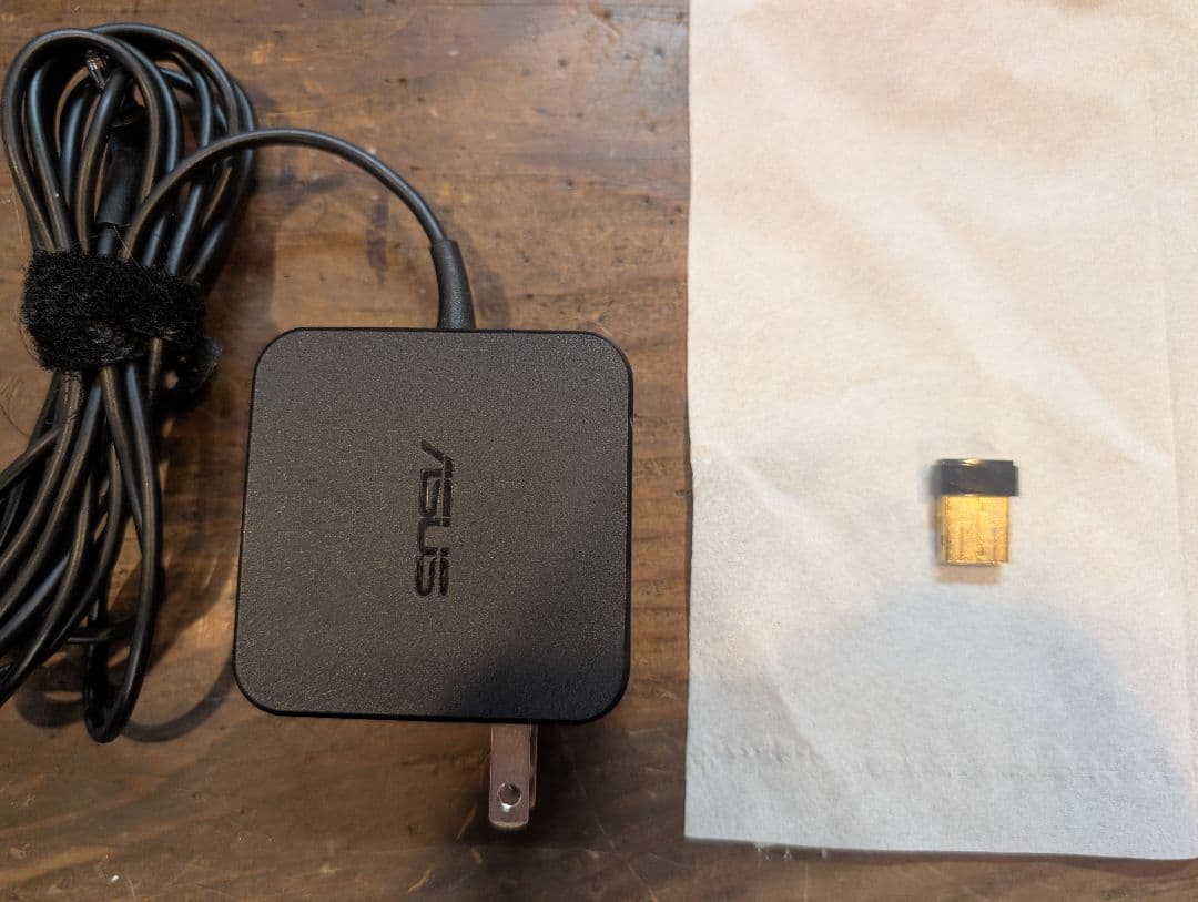 ASUS ZenBook 14／win11／Core i7／16gb