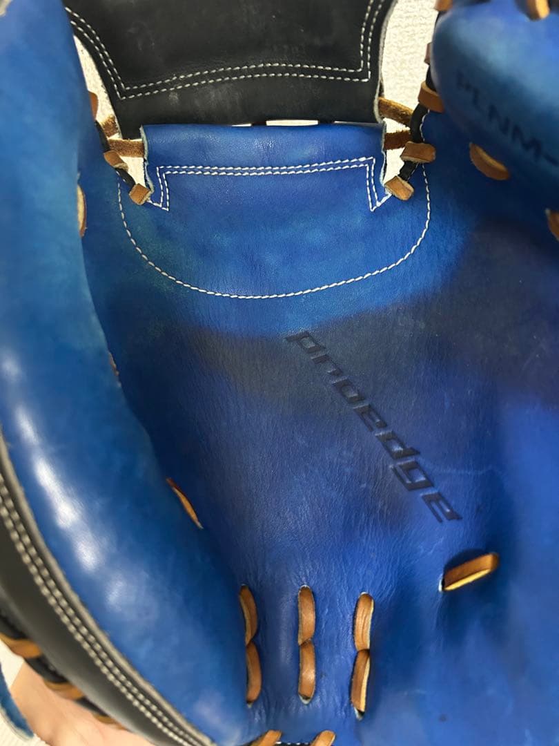 阪神タイガース　梅野隆太郎モデル　軟式用グローブ