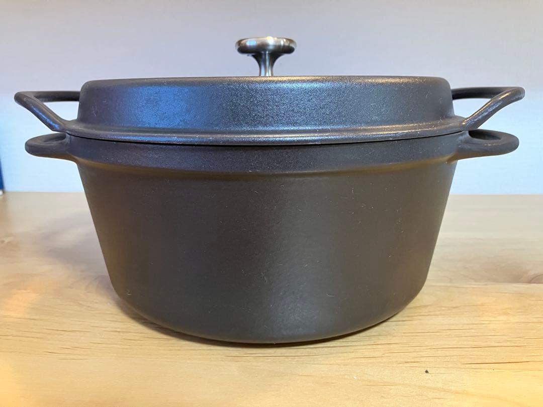 m*.様 VERMICULAR 鍋 ブラック 直径 22cm バーミキュラ 両手