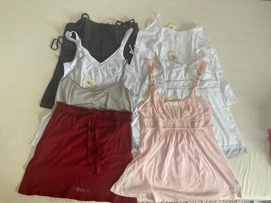 まとめ売り！アバクロ　キャミソールタグ付き有り　キャミ28枚と重ね着6枚