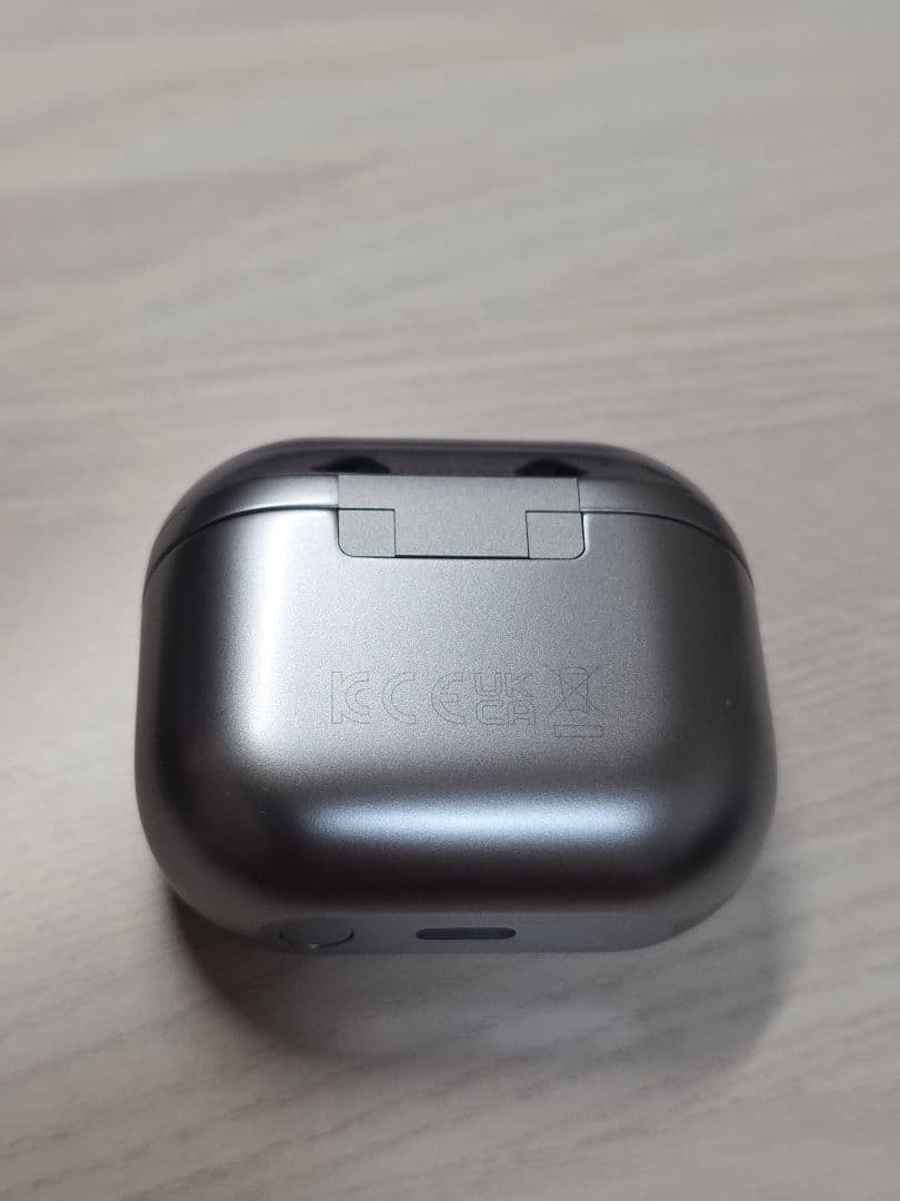 【超美品】Galaxy Buds3 Pro シルバー（並行輸入)純正ケース付き