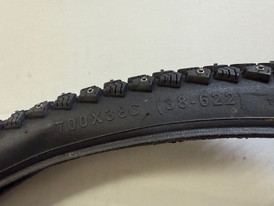 TERRENE GRISWOLD 700×38c スパイクタイヤ チューブレス