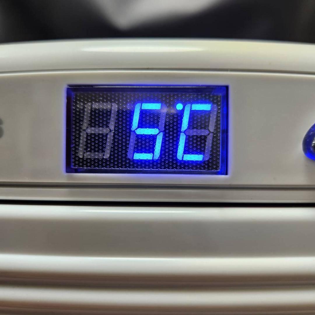 ★訳アリ　ベルソス　ポータブル冷温庫　25L　VS-404　ペルチェ式